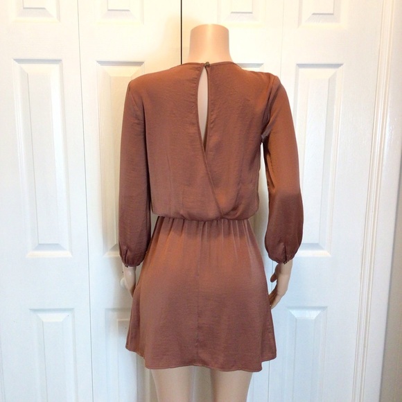 Forever 21 Satin Copper 3/4 Sleeve Faux Wrap Keyhole Mini Dress Size Small - Picture 4 of 7